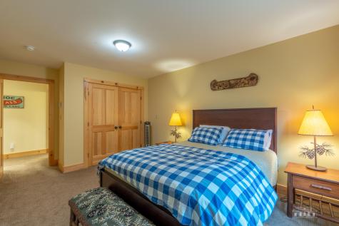 17 Cimarron Trail Lake Placid NY 12946