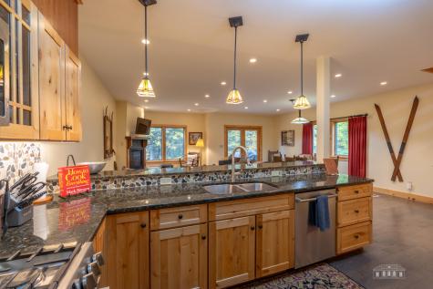17 Cimarron Trail Lake Placid NY 12946