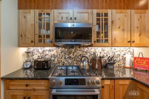 17 Cimarron Trail Lake Placid NY 12946