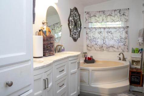 7 Arrowhead Drive Morrisonville NY 12962