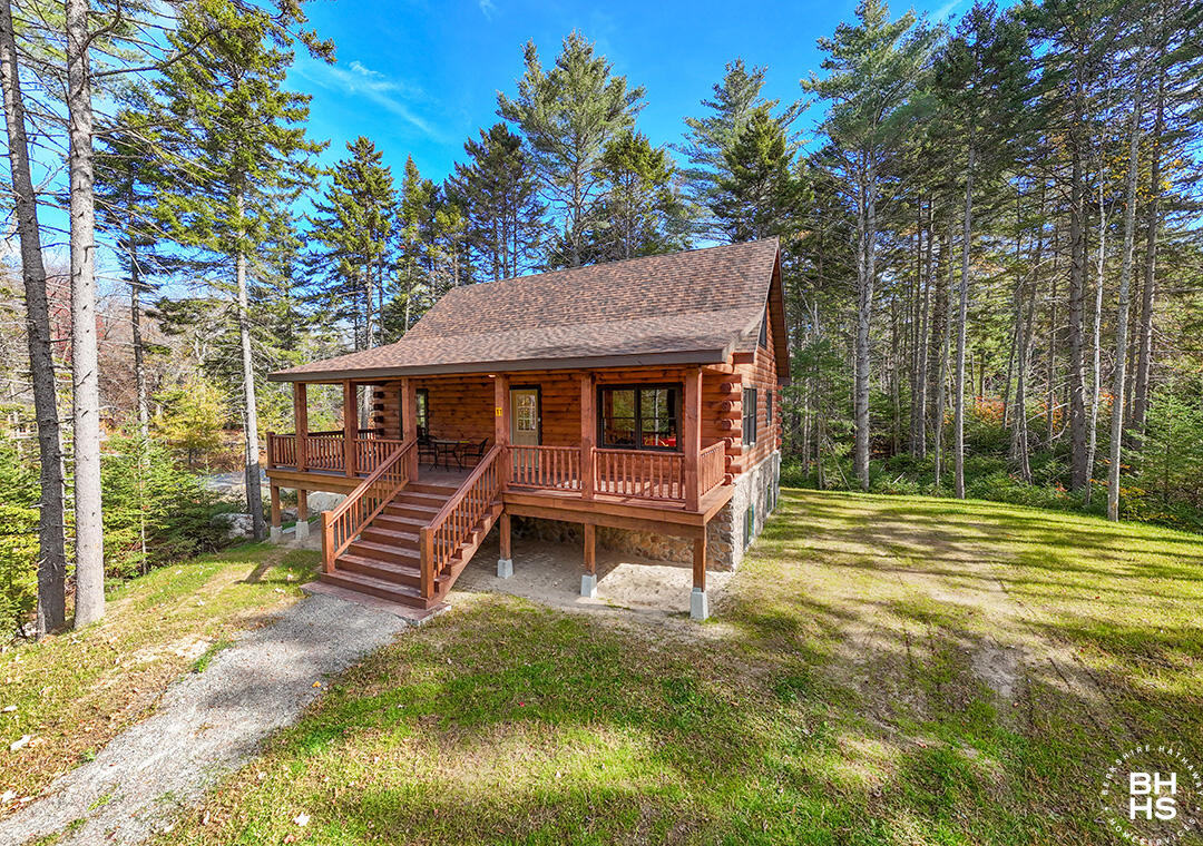 11 Lambs Way Lake Placid NY 12946