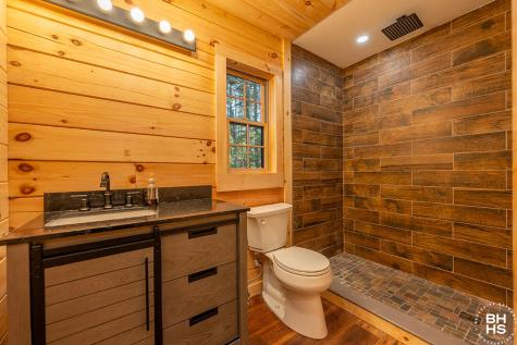 11 Lambs Way Lake Placid NY 12946