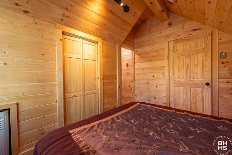 11 Lambs Way Lake Placid NY 12946