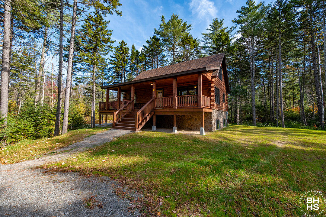 11 Lambs Way Lake Placid NY 12946