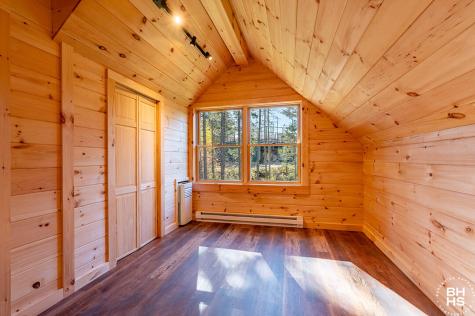 11 Lambs Way Lake Placid NY 12946