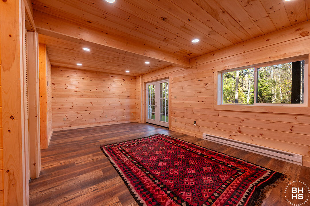 11 Lambs Way Lake Placid NY 12946