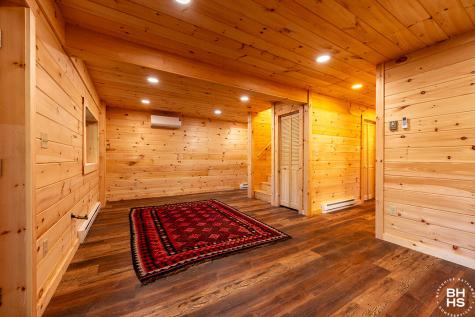 11 Lambs Way Lake Placid NY 12946