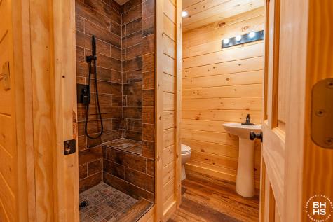 11 Lambs Way Lake Placid NY 12946