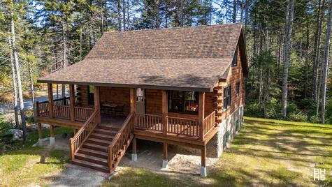11 Lambs Way Lake Placid NY 12946