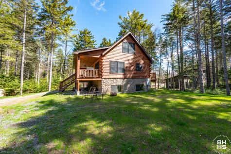 11 Lambs Way Lake Placid NY 12946