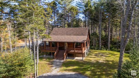 11 Lambs Way Lake Placid NY 12946