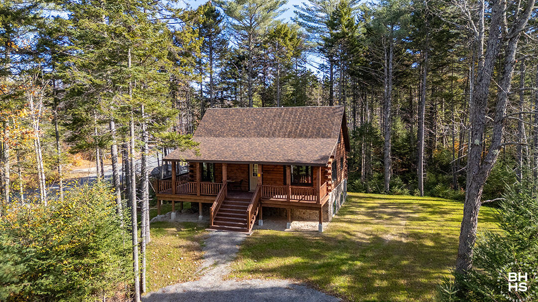 11 Lambs Way Lake Placid NY 12946