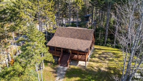 11 Lambs Way Lake Placid NY 12946