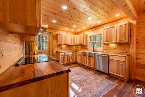 11 Lambs Way Lake Placid NY 12946
