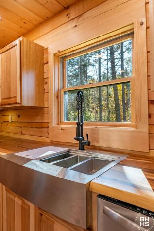 11 Lambs Way Lake Placid NY 12946