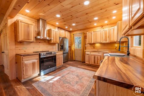 11 Lambs Way Lake Placid NY 12946