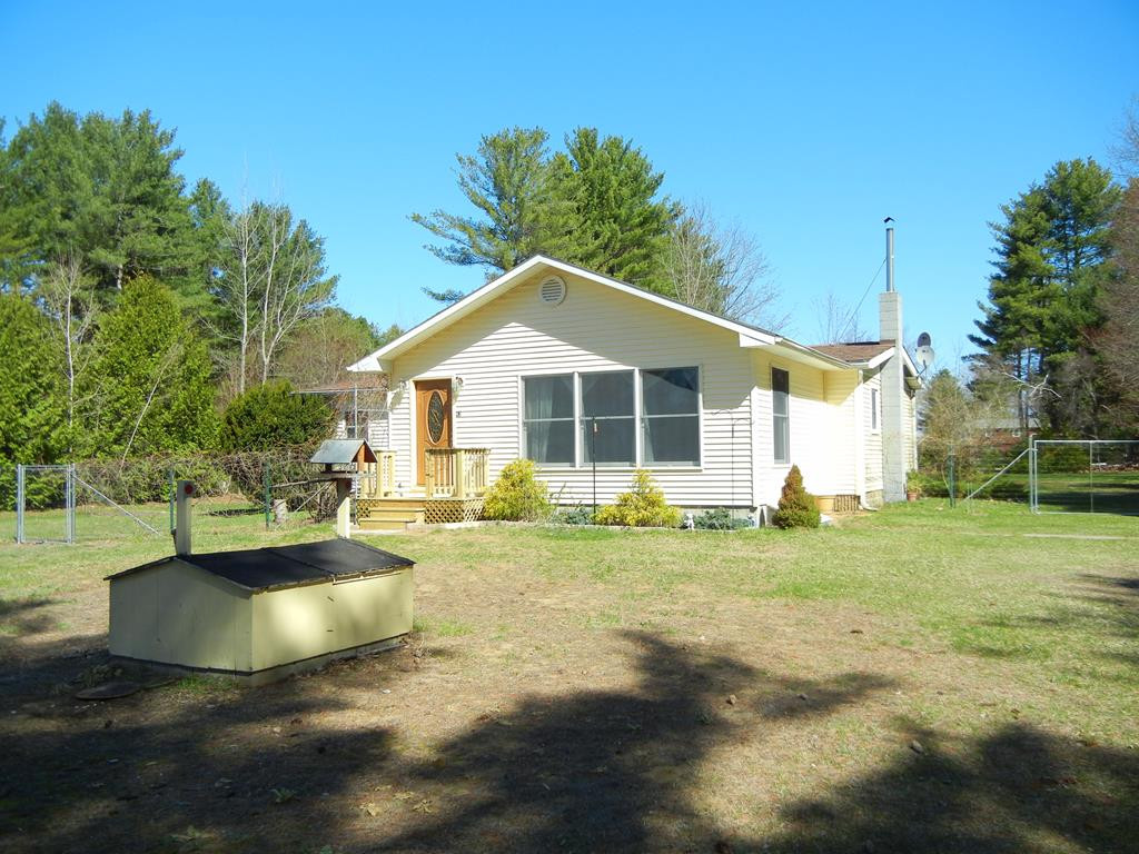 42 Mannix Road Peru NY 12972
