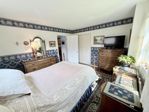 16 Ollivetti Place Plattsburgh NY 12901