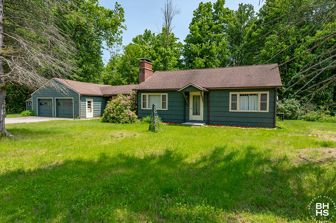 6122 Us Route 9 Elizabethtown NY 12932
