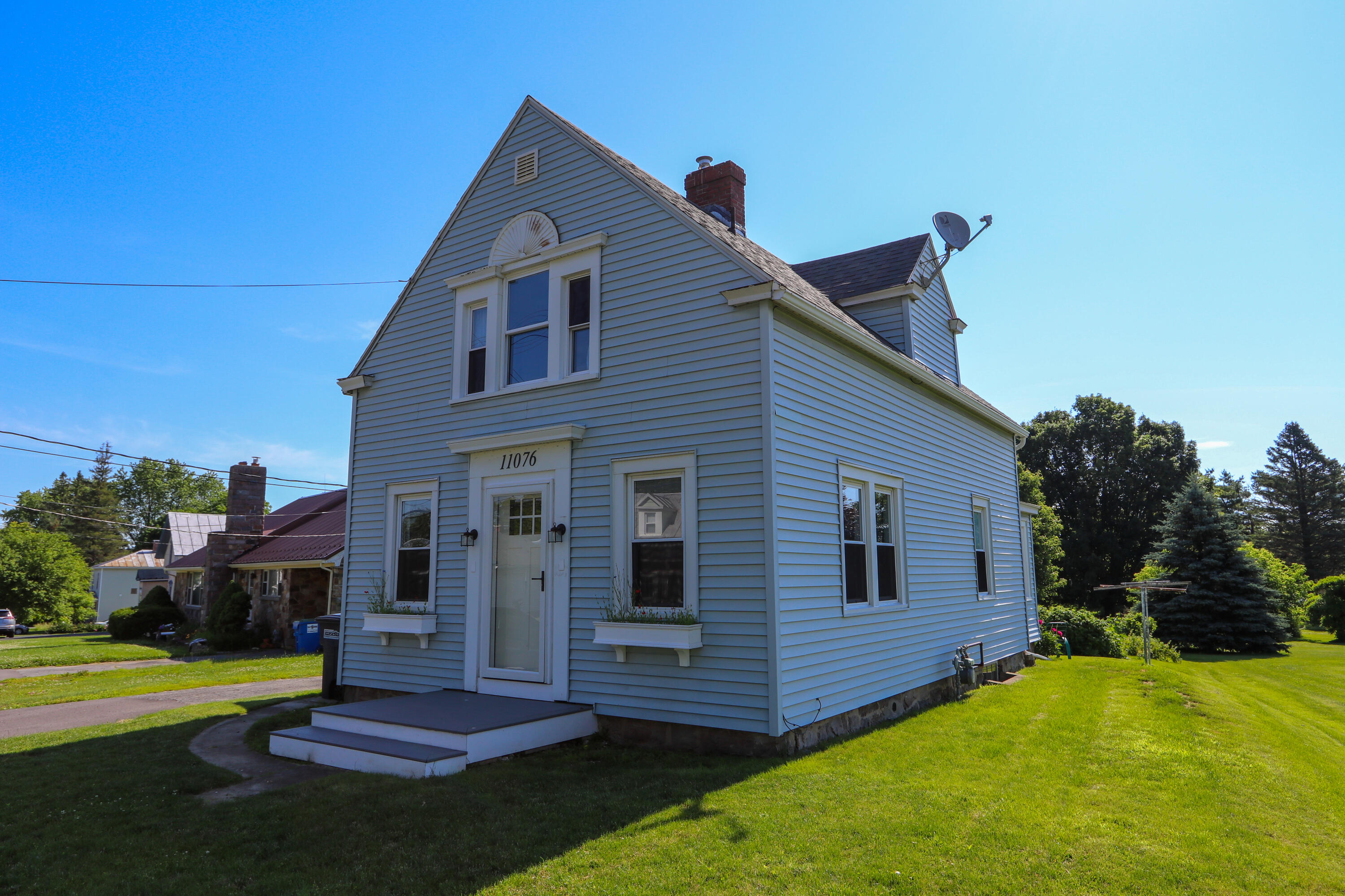 11076 Us-9 Champlain NY 12919