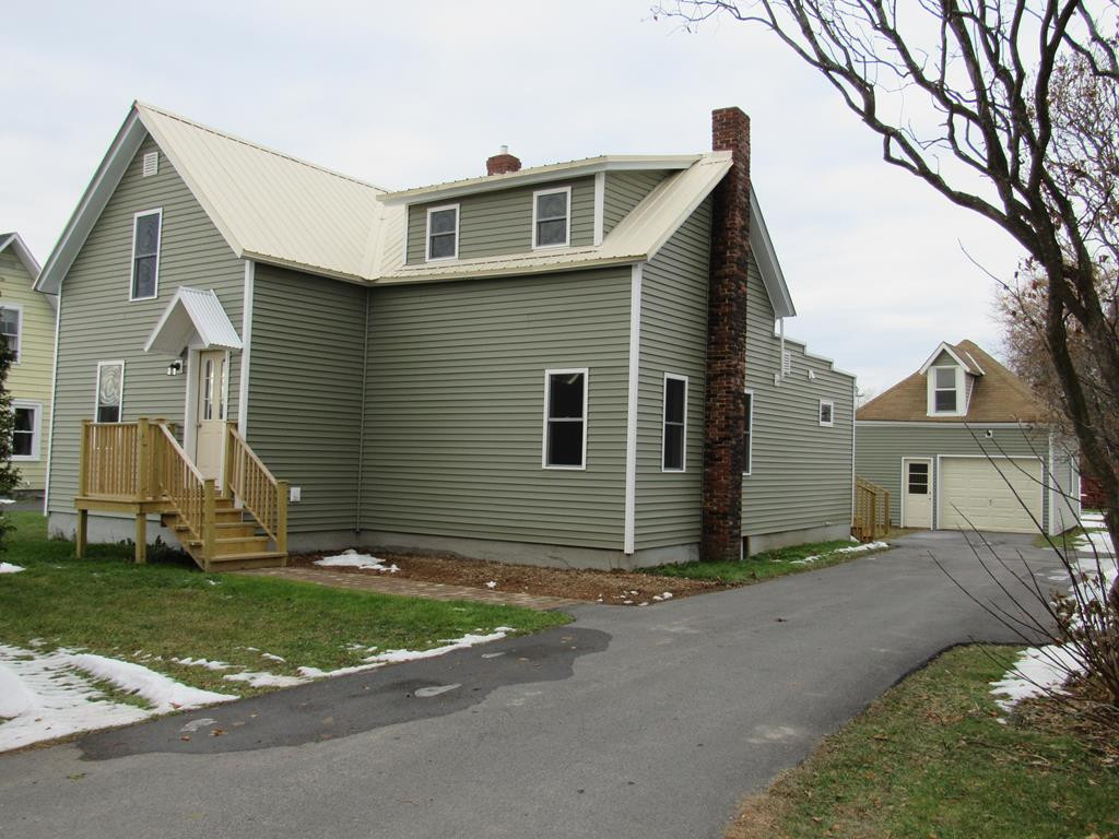 8 Barnes Street Rouses Point NY 12979