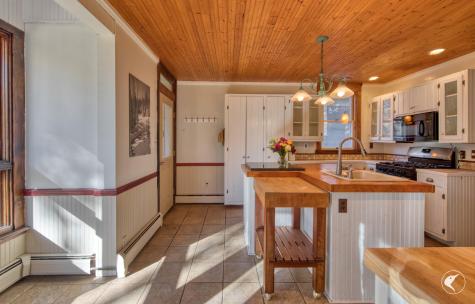 75 Franklin Avenue Saranac Lake NY 12983