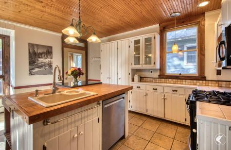 75 Franklin Avenue Saranac Lake NY 12983