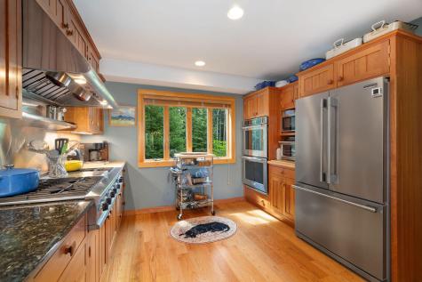 55 Woodpecker Way Keene NY 12942