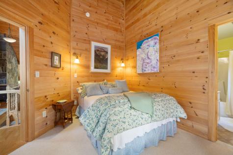 55 Woodpecker Way Keene NY 12942