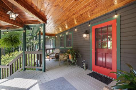 55 Woodpecker Way Keene NY 12942