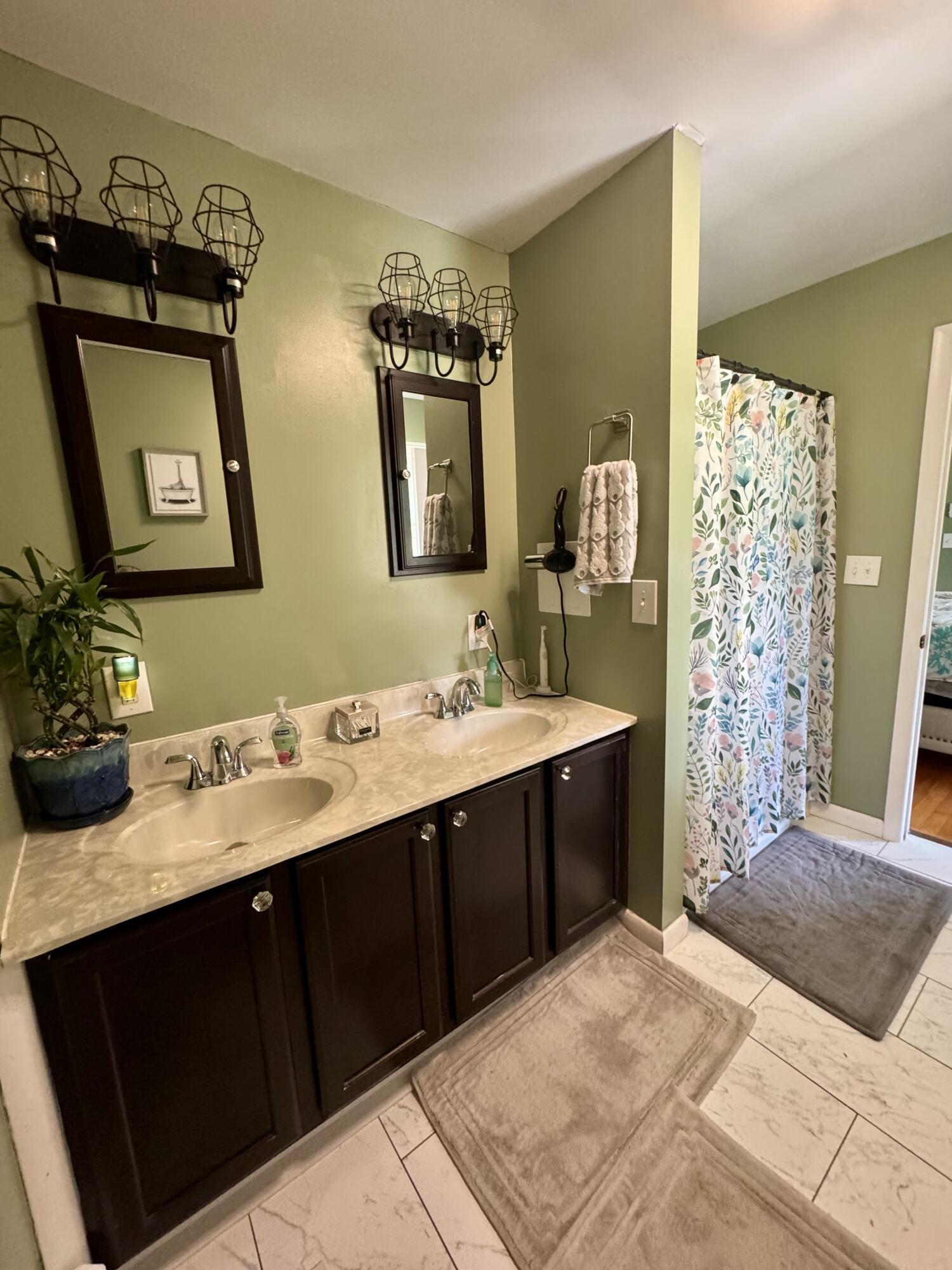 333 Us-11 Champlain NY 12919