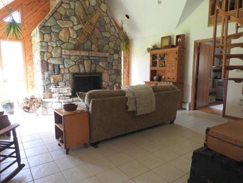 6 Parrotte Way Peru NY 12972