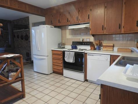 6 Parrotte Way Peru NY 12972