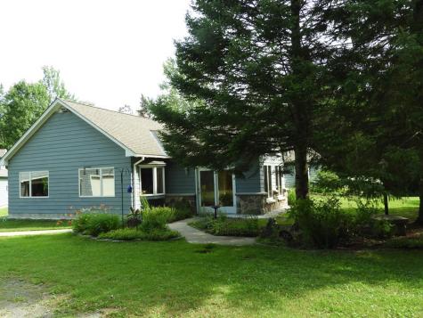 6 Parrotte Way Peru NY 12972