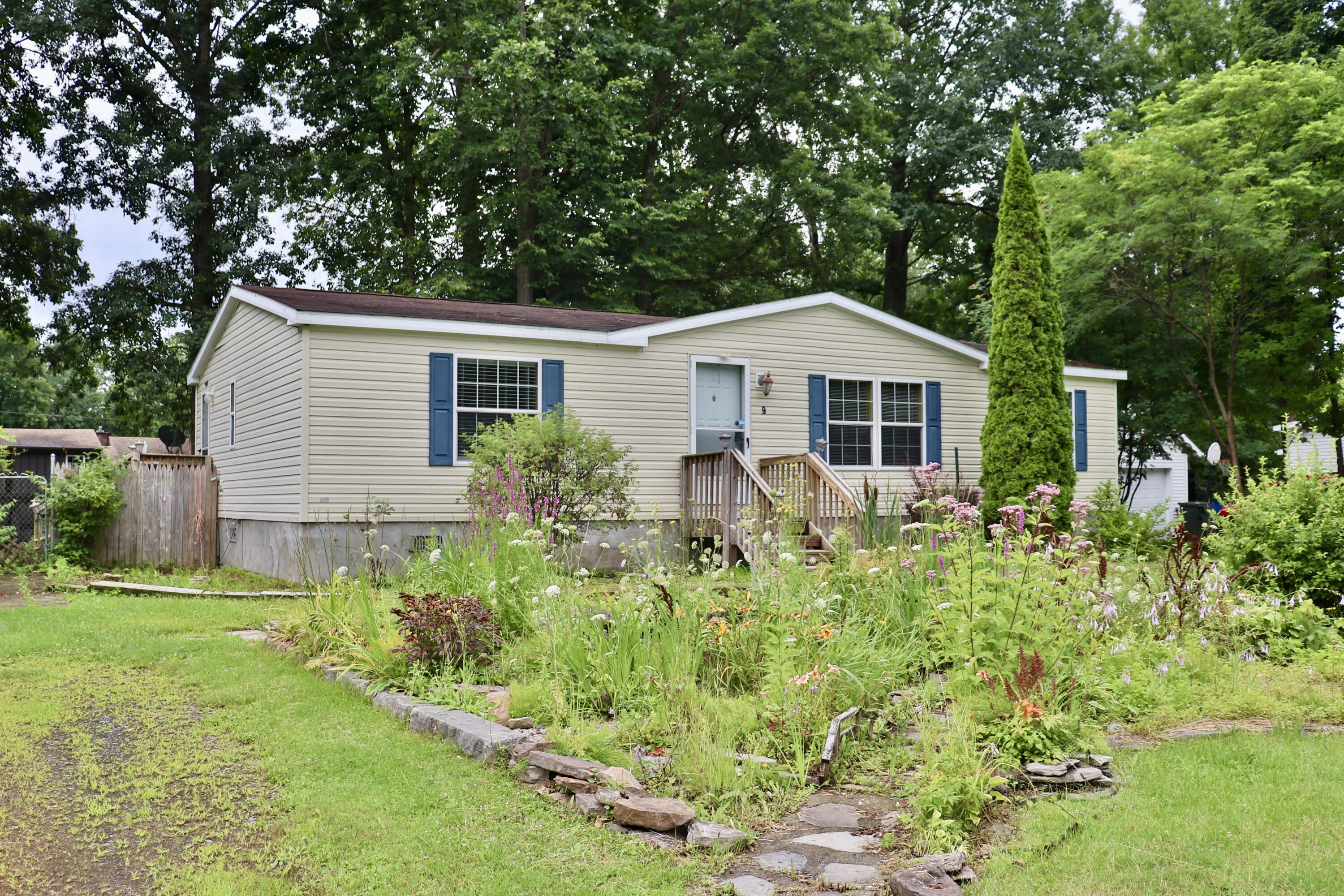 9 Dean Lane Plattsburgh NY 12901