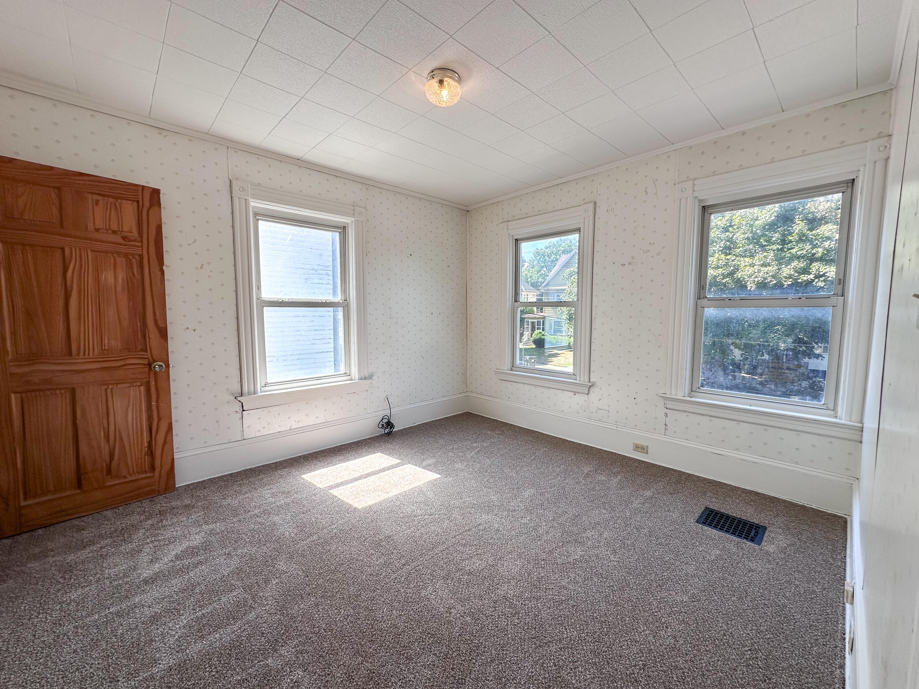 126 Oak Street Plattsburgh NY 12901