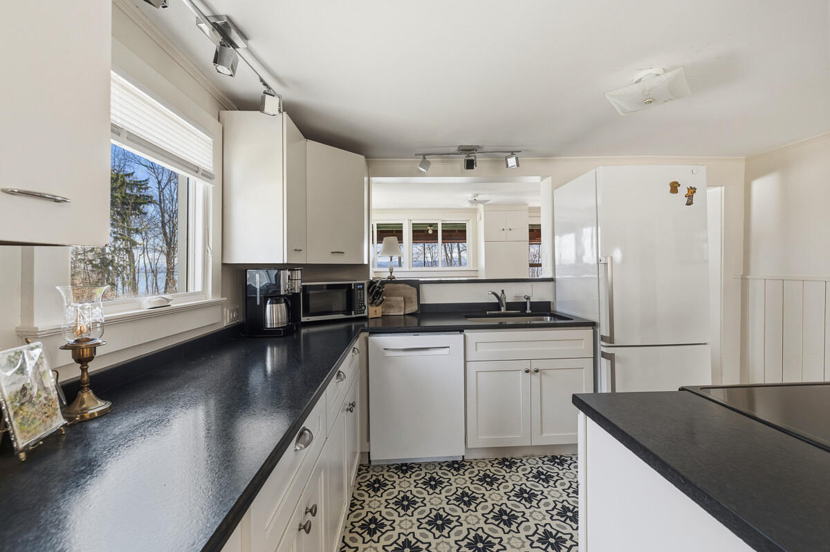 2830 Essex Road Essex NY 12936