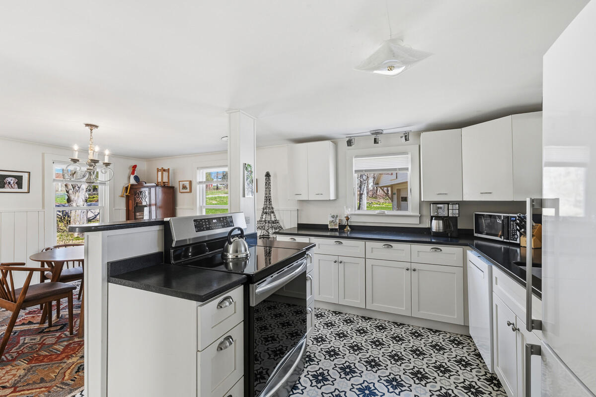 2830 Essex Road Essex NY 12936
