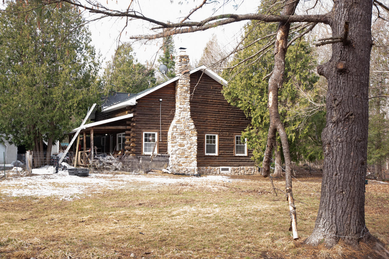 106 Mcdonald Road Mooers Forks NY 12959