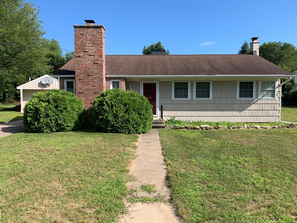 9 Mcintosh Drive Peru NY 12972