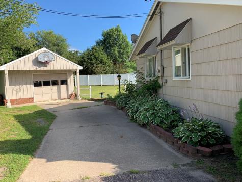 9 Mcintosh Drive Peru NY 12972