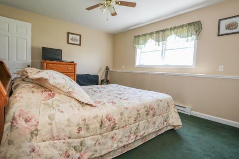 25 Priscilla Lane Rouses Point NY 12979