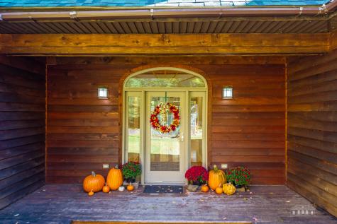 22 Lambs Way Lake Placid NY 12946