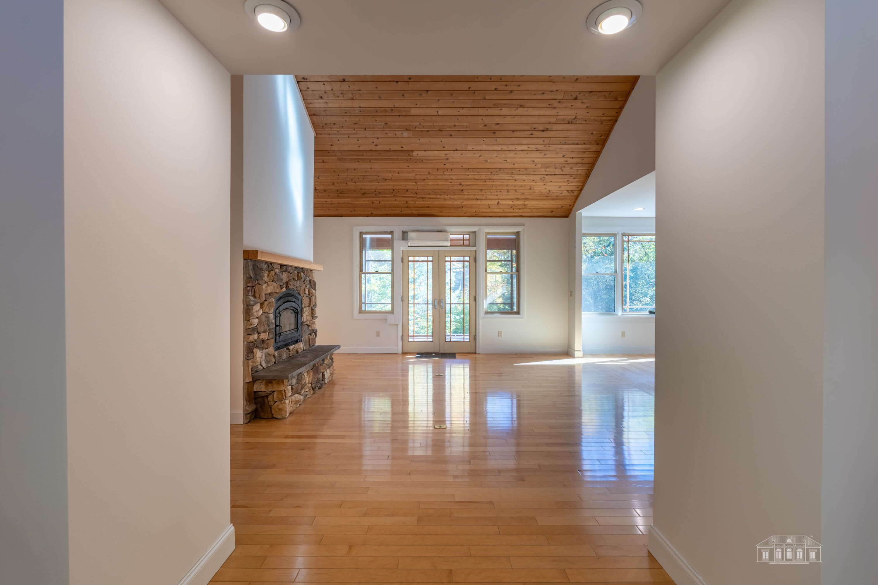 22 Lambs Way Lake Placid NY 12946