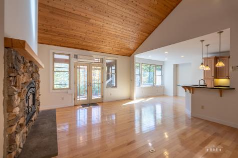 22 Lambs Way Lake Placid NY 12946