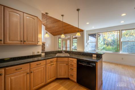 22 Lambs Way Lake Placid NY 12946