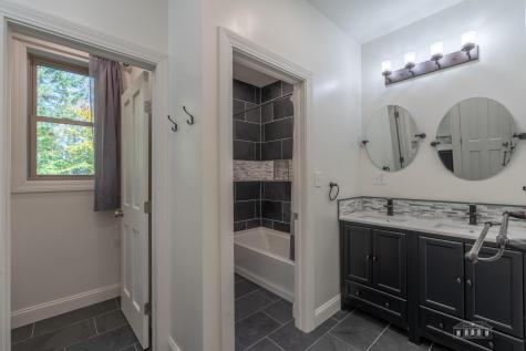 22 Lambs Way Lake Placid NY 12946