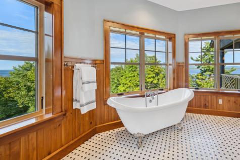 2226 Lakeshore Road Essex NY 12936