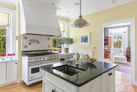 2783 Essex Road Essex NY 12936