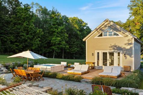 2783 Essex Road Essex NY 12936